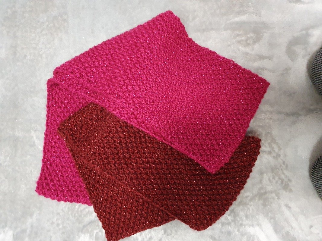 Strickanleitung für einen Glitzer Loop gestrickt im Perlmuster!