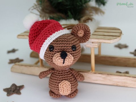 Weihnachtlicher Anhänger TEDDY - Häkelanleitung