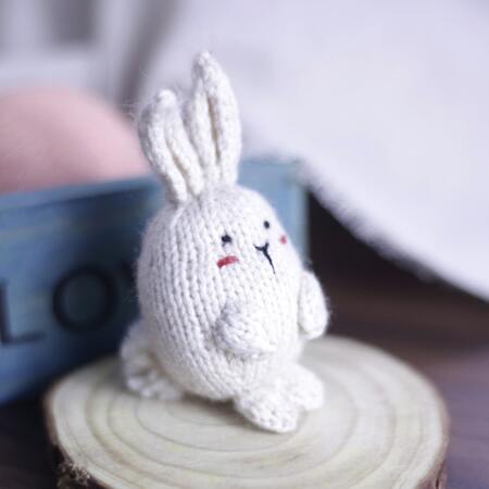My white bunny Keychain (PDF knitting pattern)