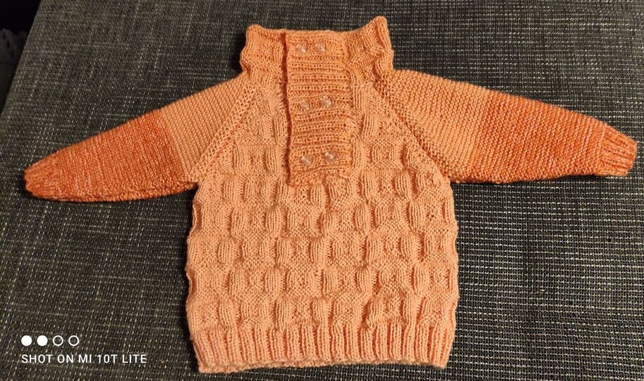 Anleitung süßes Baby-Set aus Jäckchen, Kapuzenjacke, Pullover