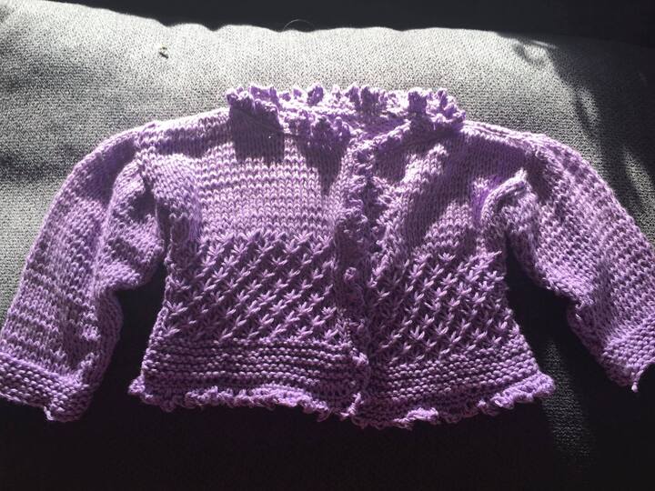 Anleitung süßes Baby-Set aus Jäckchen, Kapuzenjacke, Pullover