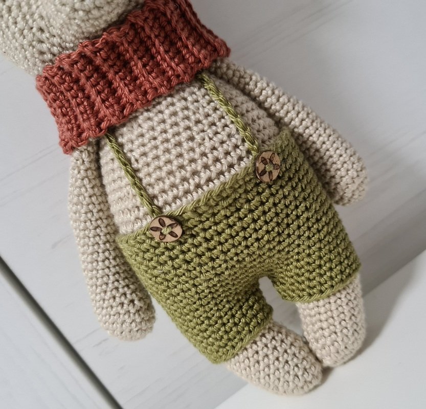 Häkelanleitung: Hose für Bärchen Max