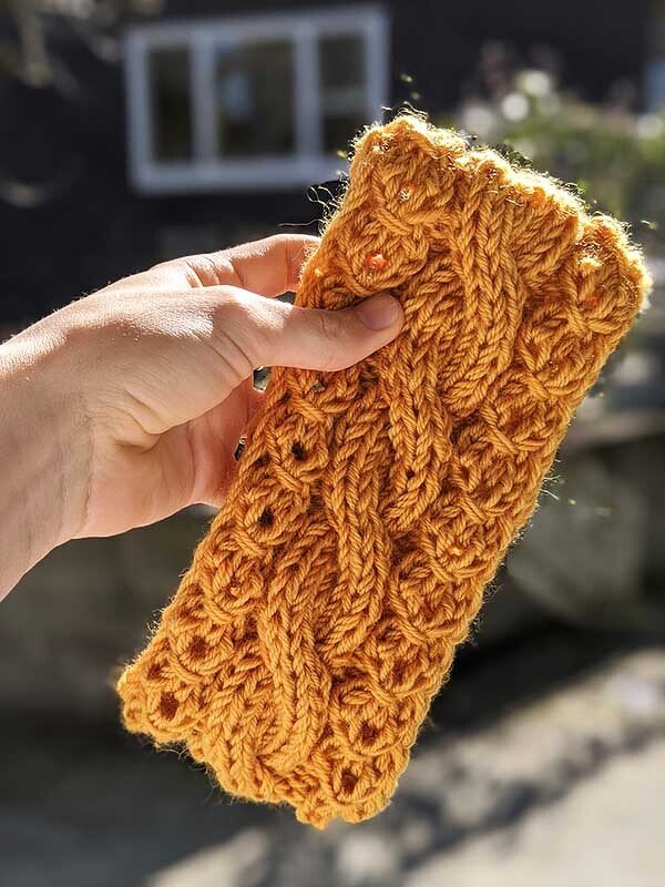 Pattern Cable Knit Headband - Image 4