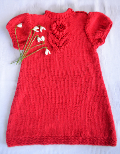 Mädchen Kleid mit Blume * Strickanleitung in 3 Größen * 2 - 6 Jahre
