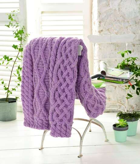 Strickanleitung: Kuscheldecke mit verschiedenen Zopfmuster