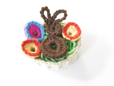 Anleitung Osterhase mit Ostereiern häkeln als Streudeko