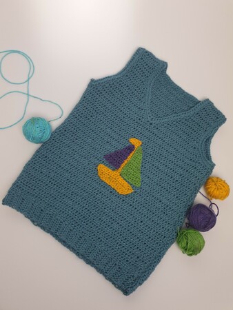 Pattern The Kids Vest with appliques