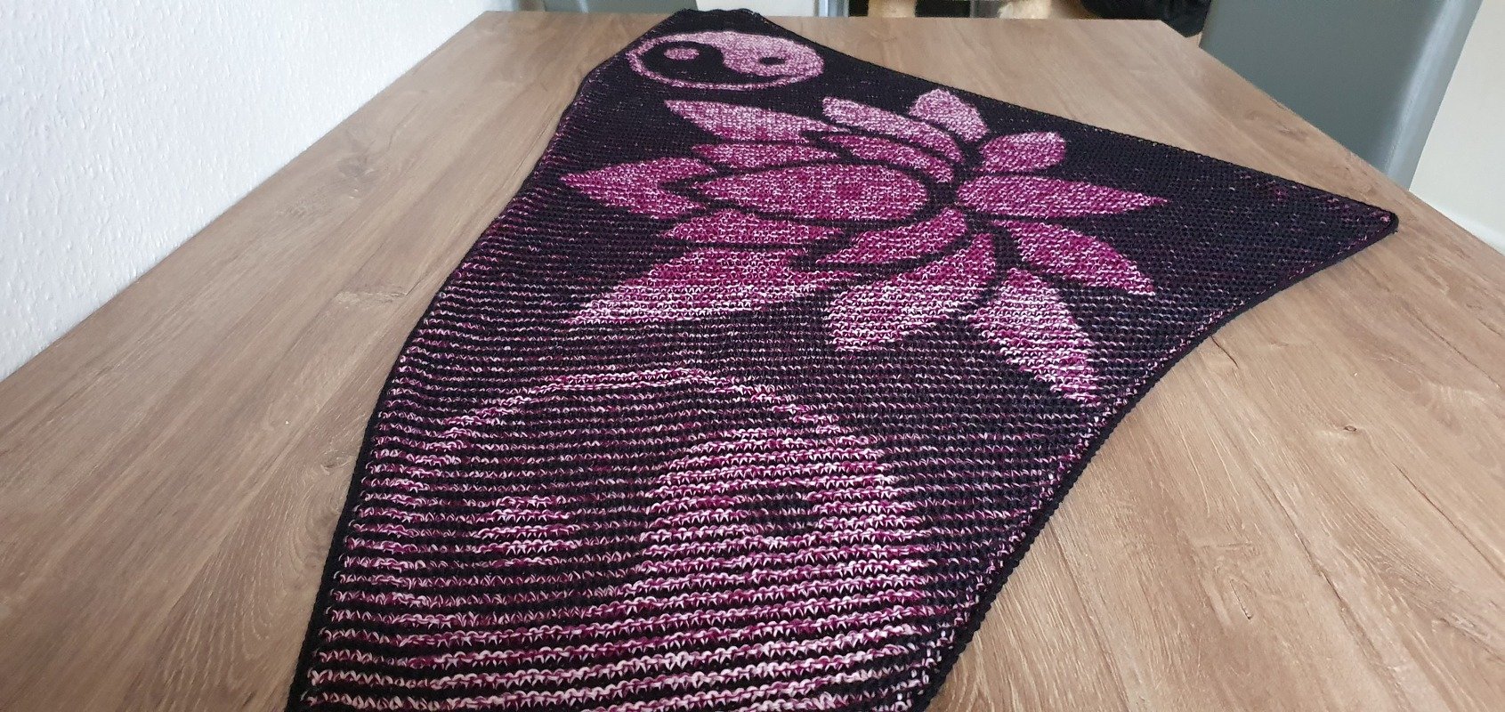 Lotusblume, Schattenstricken, Illusionsstricken, Motivtuch