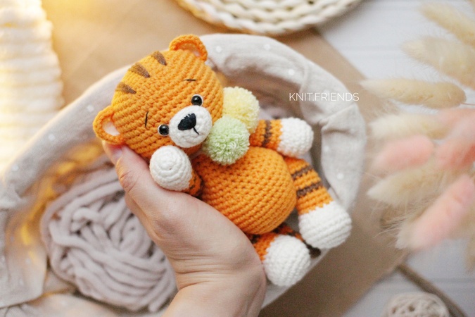 Crochet pattern amigurumi Rio the tiger