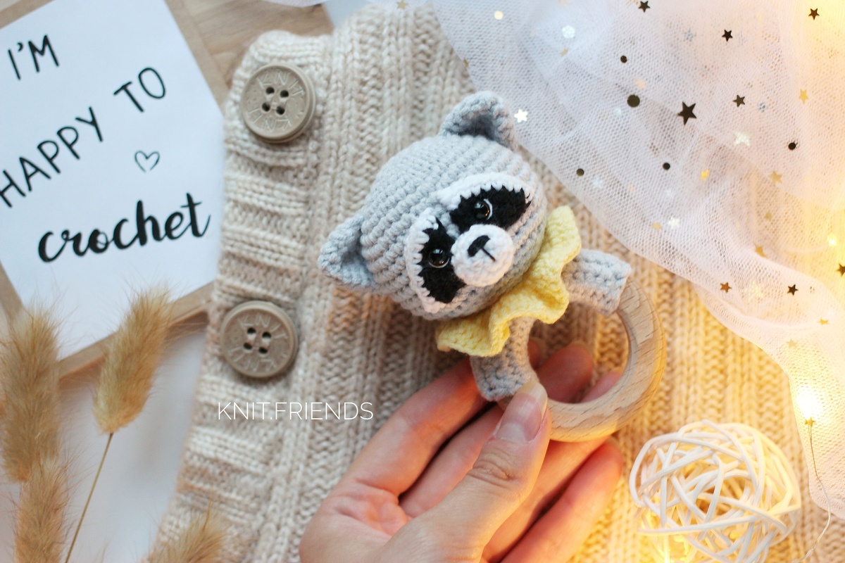 Crochet pattern baby rattle raccoon - Image 4