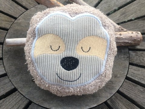 Faultier-Kissen Stickdatei rund ITH 16x26 18x30