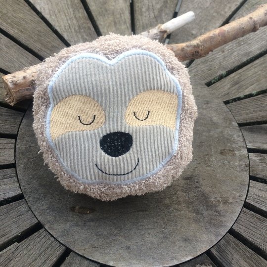 Faultier-Kissen Stickdatei rund ITH 16x26 18x30