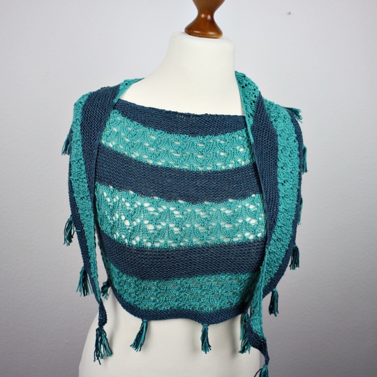 Knitting Pattern Shawl Crescent Shape shawl lace, fringe and garter stitch