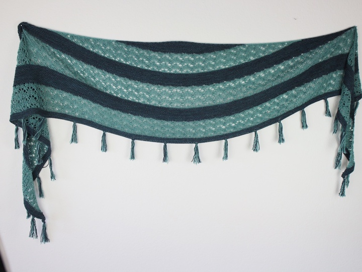 Knitting Pattern Shawl Crescent Shape shawl lace, fringe and garter stitch