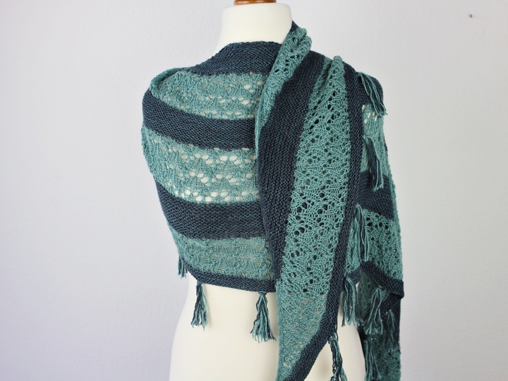 Knitting Pattern Shawl Crescent Shape shawl lace, fringe and garter stitch
