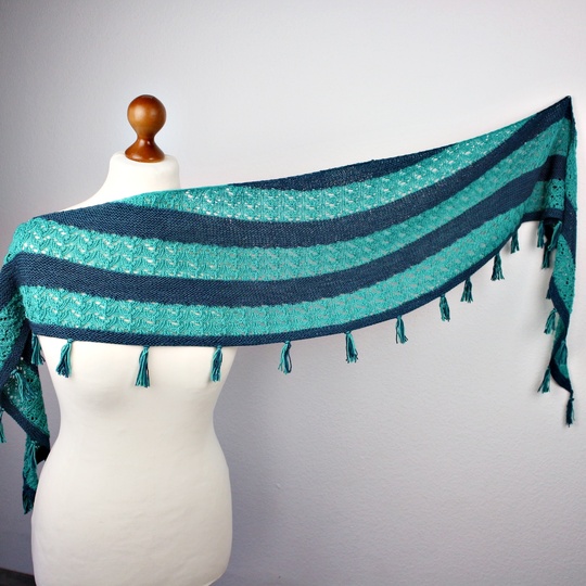 Knitting Pattern Shawl Crescent Shape shawl lace, fringe and garter stitch