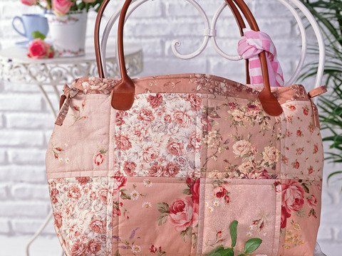 Nähanleitung: Tasche aus Rosenstoffquadraten