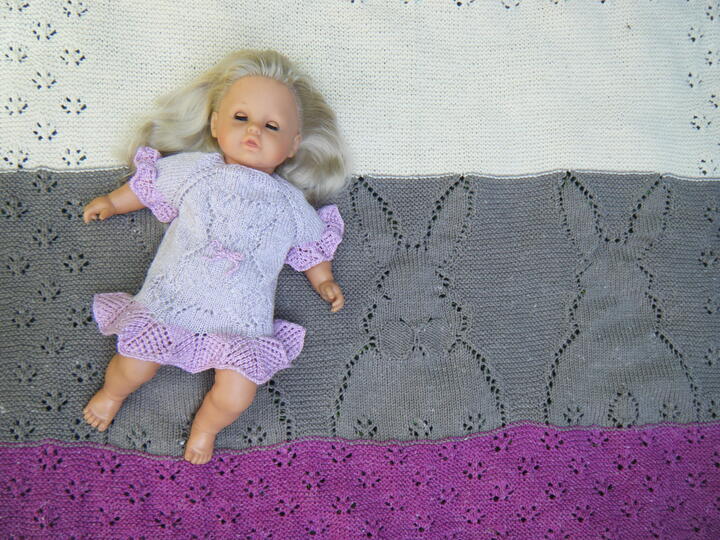 Strickanleitung Babydecke "3 Hasen"