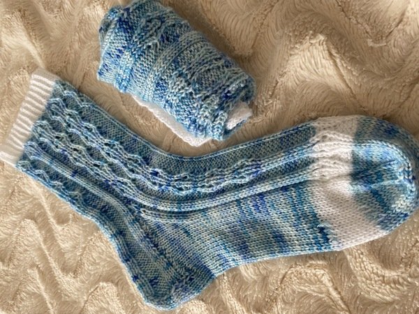 Hidden Pi Socks - knitting pattern