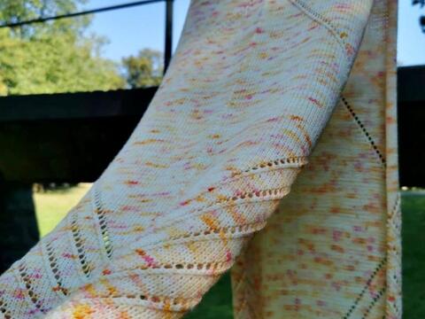 Schal "Diamonds And Triangles" - Strickanleitung