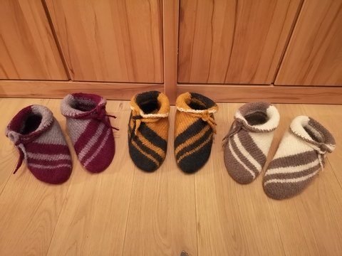 Anleitung Filzpantoffeln an der Strickmaschine (Mittelstricker)