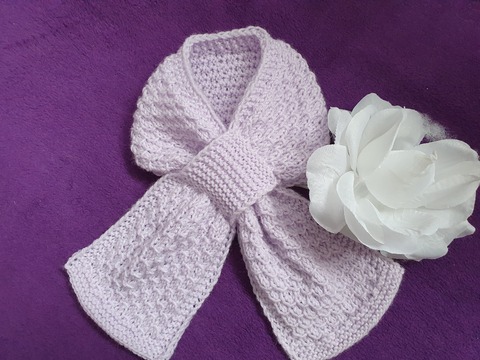 Strickanleitung Babyschal mit Einsteckschlaufe im überzogenen Muster!