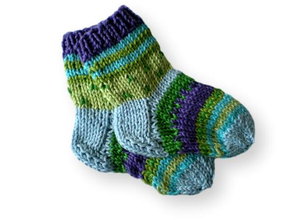 Knitting pattern baby socks - 3 sizes