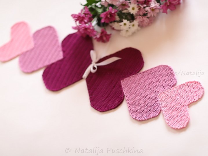 Gehäkelte Tischläufer 'Herz' zum Muttertag