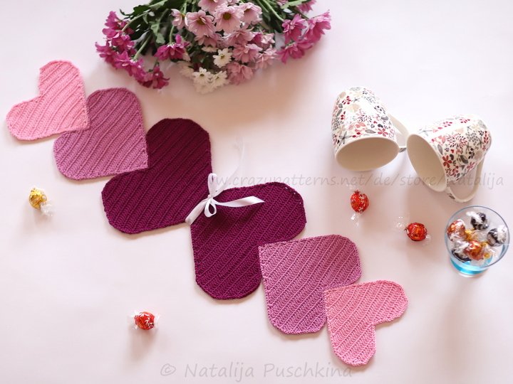 Gehäkelte Tischläufer 'Herz' zum Muttertag