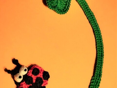 Häkelanleitung Lesezeichen - Kleeblatt mit Marienkäfer / Glücksbringer