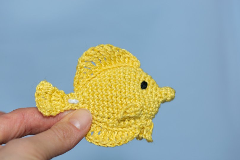 Häkelanleitung für einen Zitronendoktorfisch