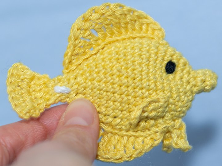 Häkelanleitung für einen Zitronendoktorfisch