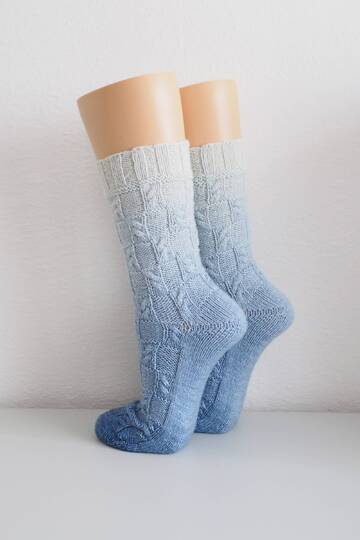 Stricksocken Sonja - einfaches Zopfmuster