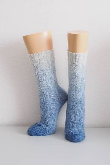 Stricksocken Sonja - einfaches Zopfmuster