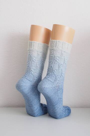 Stricksocken Sonja - einfaches Zopfmuster