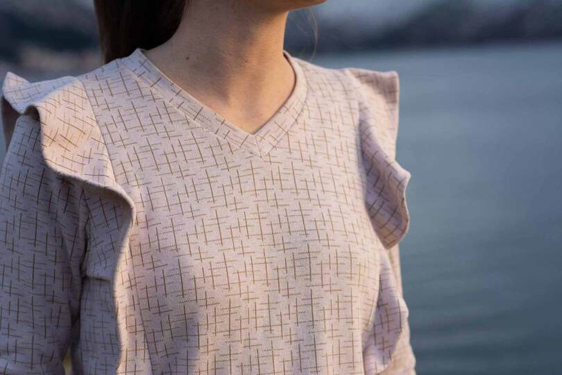 Schnittmuster Pullover mit Rüsche, Volant, uvm. in Damen Gr. 32 - 54