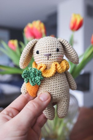 Crochet pattern easter bunny with carrot