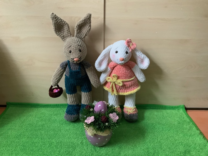 Osterhasen Anna und Fritz Häkelanleitung