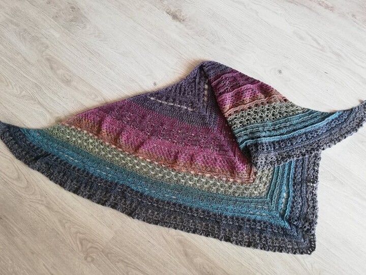 Häkelanleitung Dreieckstuch "Evas Jahr 2020"