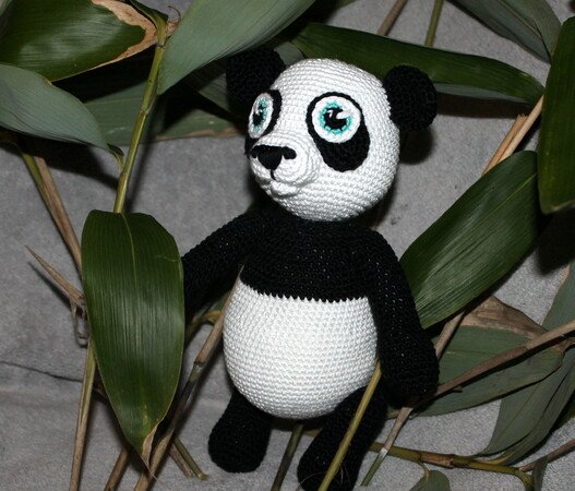 Paul the Panda crochet pattern