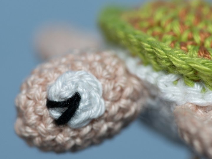 Häkelanleitung für grüne kleine Meeresschildkröte