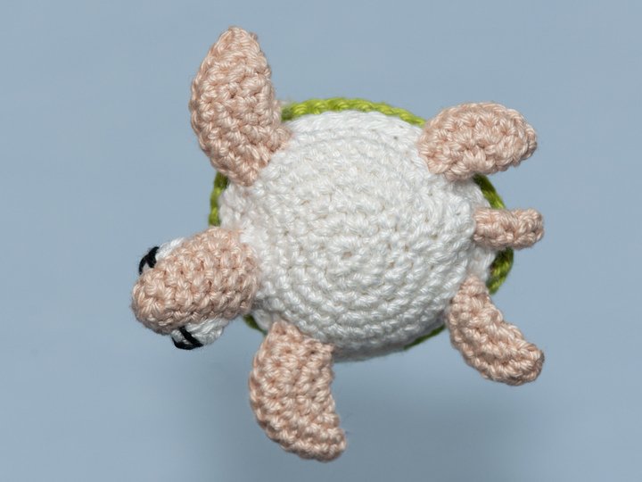 Häkelanleitung für grüne kleine Meeresschildkröte