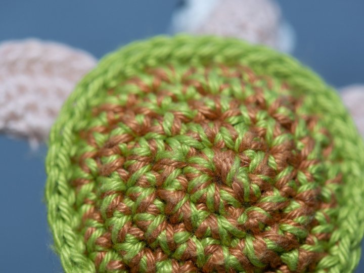 Häkelanleitung für grüne kleine Meeresschildkröte