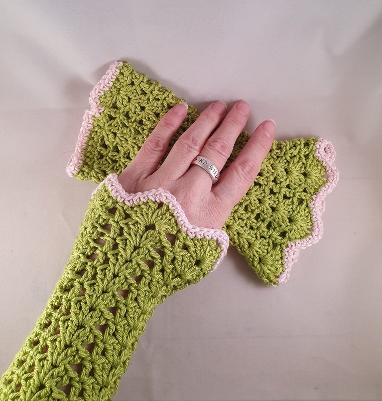 Anleitung Gehäkelte Pulswärmer - Bild 3