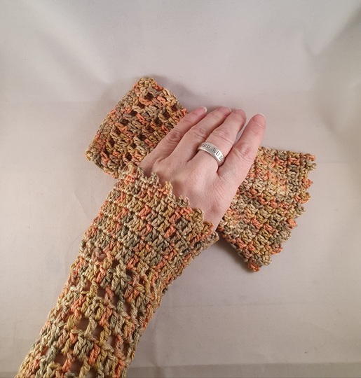 Anleitung Einfache gehäkelte Pulswärmer