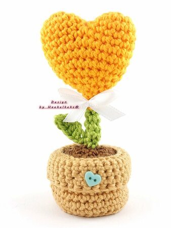 Mini-Heartflower in a pot -- Crochet Pattern by Haekelkeks®