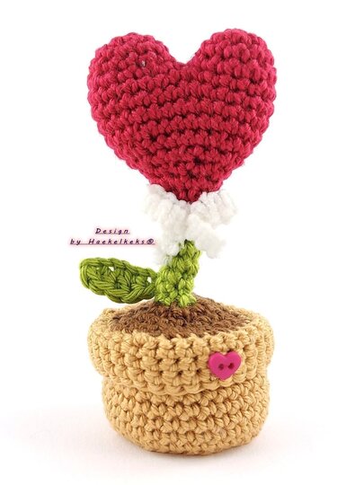 Mini-Herzblümchen im Topf -- Häkelanleitung von Haekelkeks®