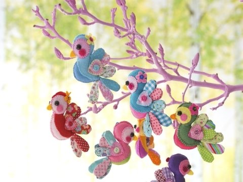 Nähanleitung: Genähte Vogel-Anhänger aus Filz und Baumwollresten