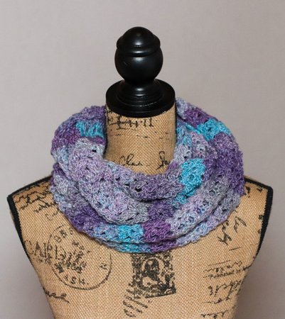 Scarf / Loop Frost Flower crochet pattern
