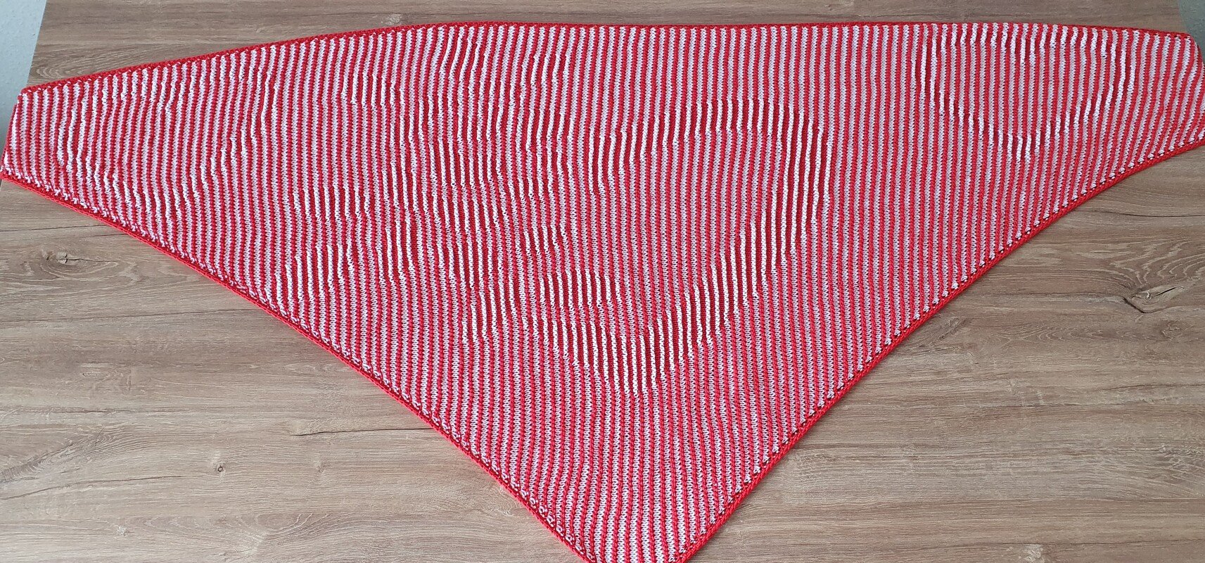 Heartflower, Shadow Knitting, Illusion Knitting, Motif Shawl - Image 3